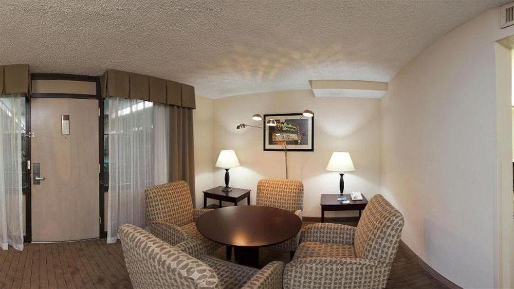 Holiday Inn Express Little Rock-Airport By Ihg Eksteriør billede